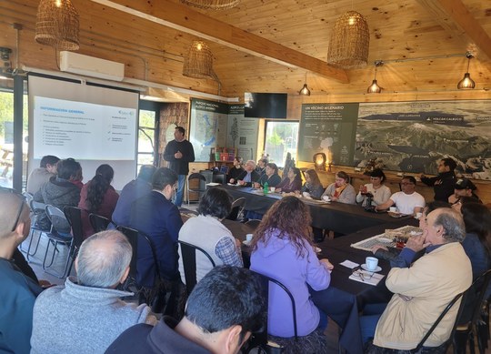 Colbún presenta a la comunidad el Plan de Reparación del Lago Chapo
